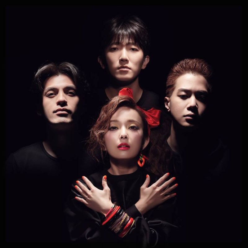  τα μέλη του Da Mouth (δεξιόστροφα: Harry, MC40, Aisa, DJ Chunghwa)