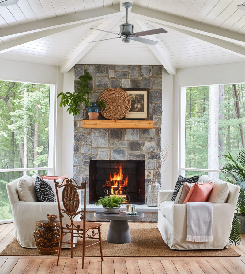 2020 Idea House Screened Porch Swing