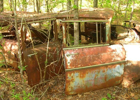 oldrustedcar1.jpg